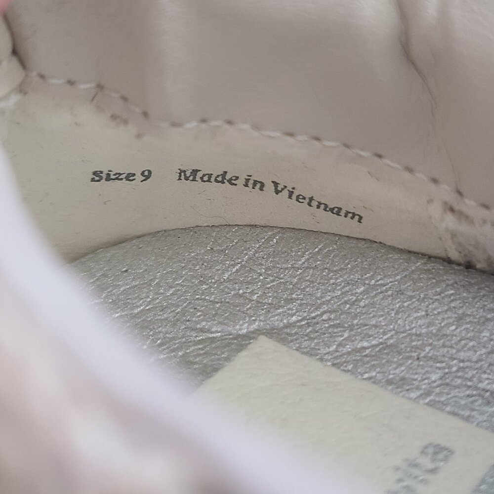 Dolce Vita Zoe Ivory Raffia Beaded Leather Sneakers
SIZE 9 ✨✨GUC✨✨ - Picture 14 of 14